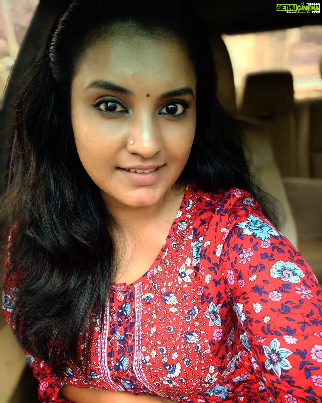 Roshna Ann Roy Instagram - ........can't change 😇my personality. I'll always smile, but I'll be 😎more focused.😍#movies #mypassion❤️ #wayofmylife