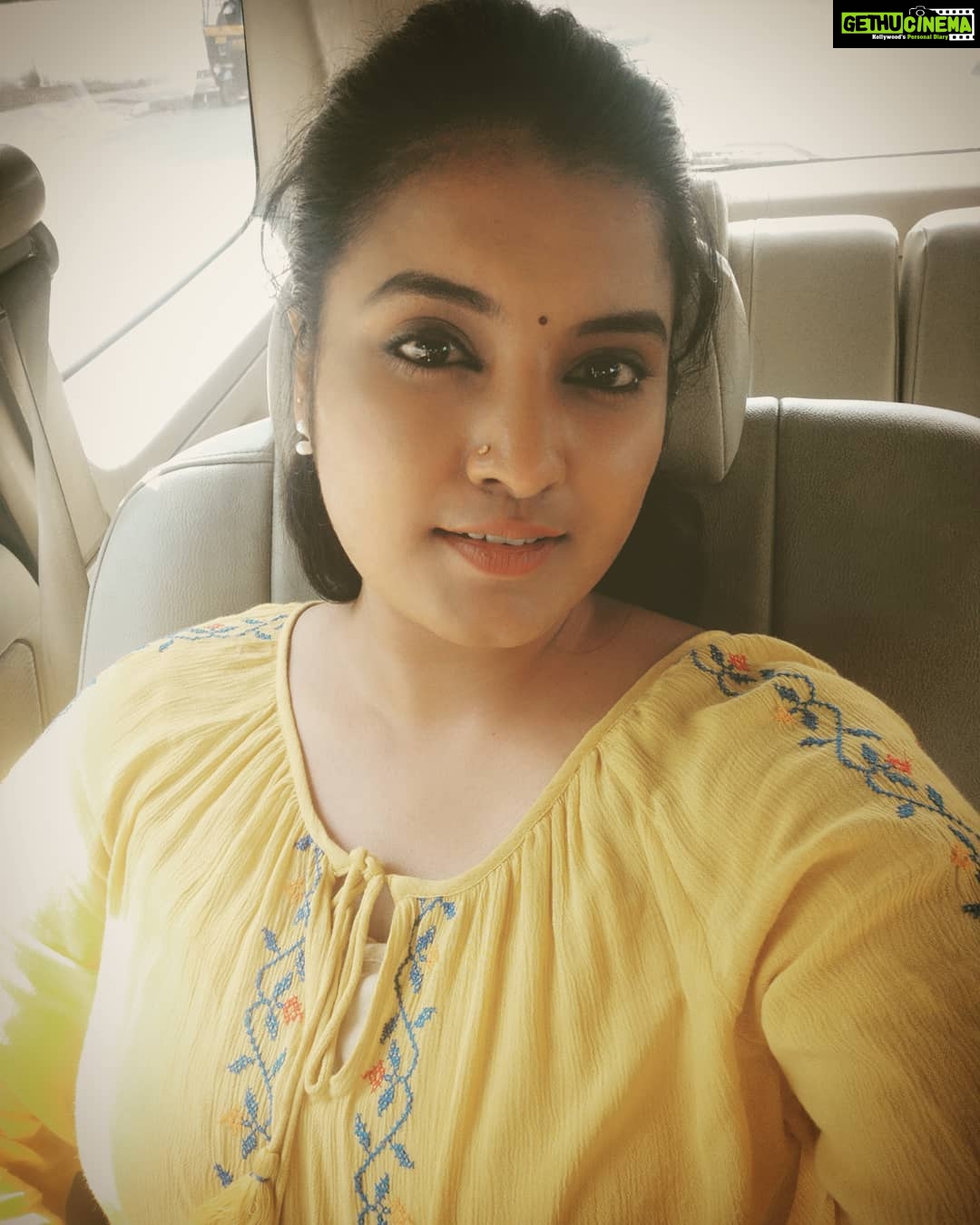 Roshna Ann Roy - 11.9K Likes - 😍