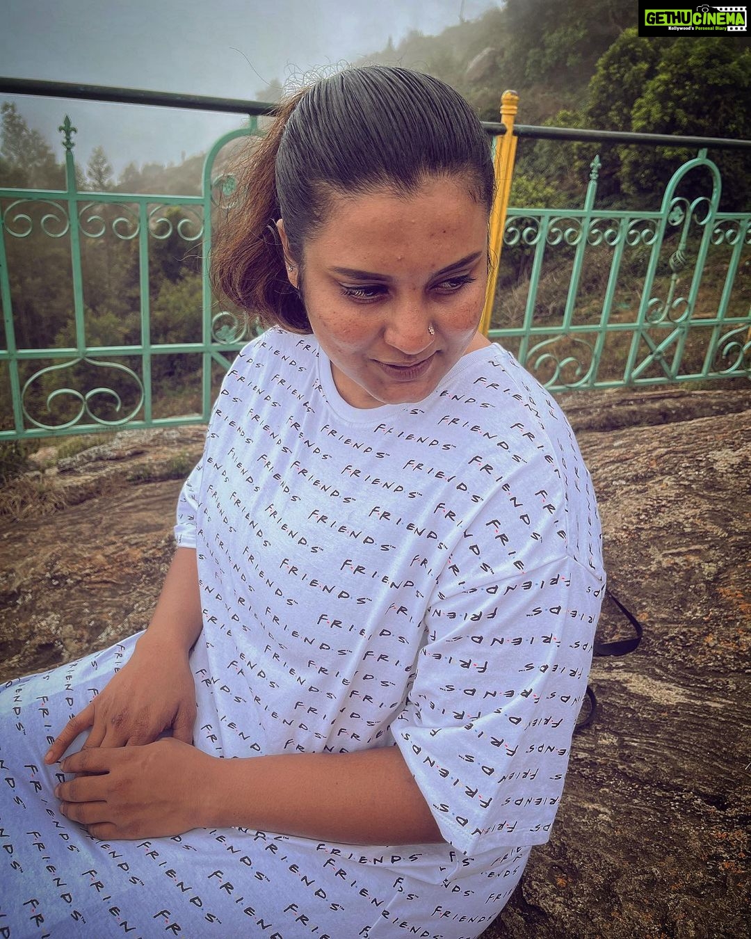 Roshna Ann Roy Instagram - The category is: my ‘2022 ‘ dump “ 🤍” . . . 🤍🖤🤍🖤🤍🖤🤍🖤🤍🖤🤍🖤 Kodanadu View Point