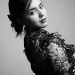 Roshni Walia Instagram - I dive into the future But I'm blinded by the sun I'm reborn in every moment So who knows what I'll become . . . #photoshoot - @ronakza143 @madstudioofficial . . #bnw #blacknwhite #blackandwhite #bw #blackandwhitephotography #photography #bnwphotography #art #monochrome #blackandwhitephoto #photooftheday #captures #blacknwhitephotography #portrait #streetphotography #black #bnwmood #perfection #photo #love #life #ig #street #instagood #aesthetic #roshniwalia 🖤🔚 India