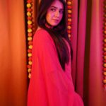 Roshni Walia Instagram - No edit or filter photos 💗💗 . . . . . . . #ootd #potd #love #heartmind #cute #roshni #roshniwalia #style #fashion #indian #traditional #outfitoftheday #photooftheday #photoshoot #photo #bollywood #actress #beyou #pretty #happy #candid #flowers ✨🔚