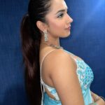 Roshni Walia Instagram - Diwali pe Andhero per roshni Lana bahot zaroori hai ✨🪔✨ . . . . #saree - @the_adhya_designer . . . . #blue #roshniwalia #roshni #diwali #happydiwali #diwali2022 #bluesaree #traditional #traditionalwear #diwalioutfit #fit #instagram #potd #ootd #instafir #hairstyle #style #fashion 💙🦋🔚