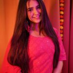 Roshni Walia Instagram – No edit or filter photos 💗💗
.
.
.
.
.
.
.
#ootd #potd #love #heartmind #cute #roshni #roshniwalia #style #fashion #indian #traditional #outfitoftheday #photooftheday #photoshoot #photo #bollywood #actress #beyou #pretty #happy #candid #flowers ✨🔚