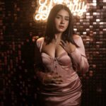 Roshni Walia Instagram - Just being me ;) . . . . . . Photography- @pavansoniphotography . . . . #lavishalice #beauty #pink #pretty #beyou #cute #dress #potd #ootd #photoshoot #bday #birthday #birthdaygirl #roshniwalia #roshni 🥰✨🔚 Mumbai, Maharashtra