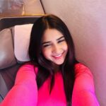 Roshni Walia Instagram - BACK TO MY FAVOURITE DUBAI ✨ . . . . . #dubai #travel #explore #emirates #flight #travel #travelgram #roshniwalia #1billionsummit