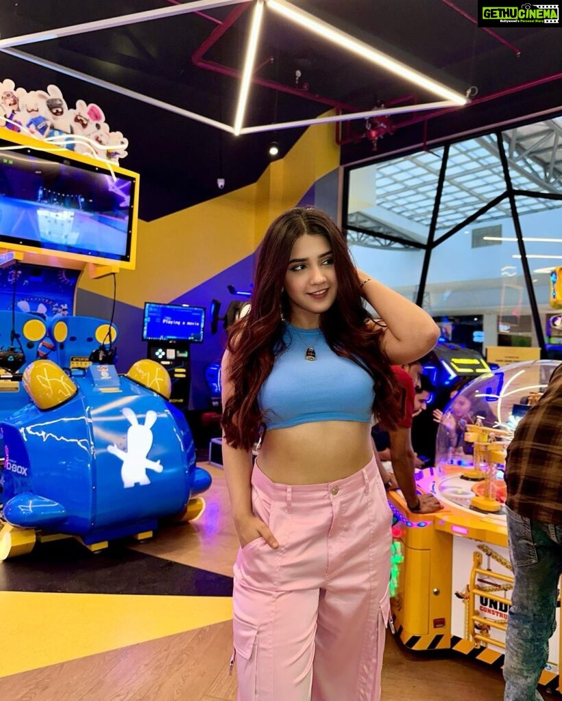 Roshni Walia Instagram - Let’s play a game 💙 . . . . . #arcade #roshniwalia #tickets #candid #letsplay #games #outfit #fit #mumbai #ootd #potd #instagram ✨🔚 India