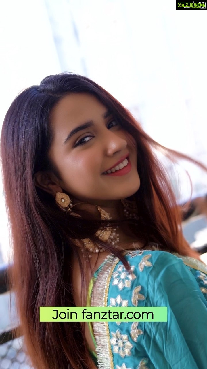Roshni Walia Instagram - Ab Follower Nahi, Partner Bano! You can now own a share of Roshni’s success and earn Royalty Income only at fanztar.com 1. Sign up at fanztar.com 2. Select your favourite Creator from Buy section 3. Pick a Fan Card you want to Buy 4. Earn income share and exciting rewards #fans #fanztar #creators #followernahipartnerbano #dance #earnroyalty #ownashare #sharesuccess #roshniwalia