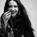 Roshni Walia Instagram - Kill em with kindness 🖤🖤 . . . . . . . #roshniwalia #blackandwhite #blackandwhitephotography #photography #raw #hairgoals #bw #candid #happy #smile 🔚