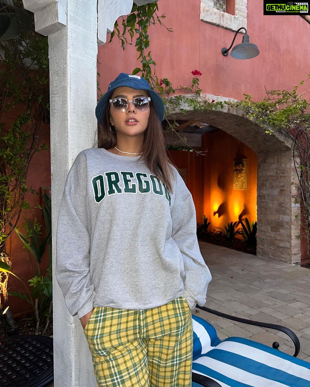 Ruhi Singh Instagram - everything’s good over here