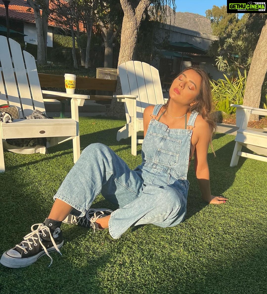 Ruhi Singh Instagram - Sunny California ☀️ Los Angeles, California