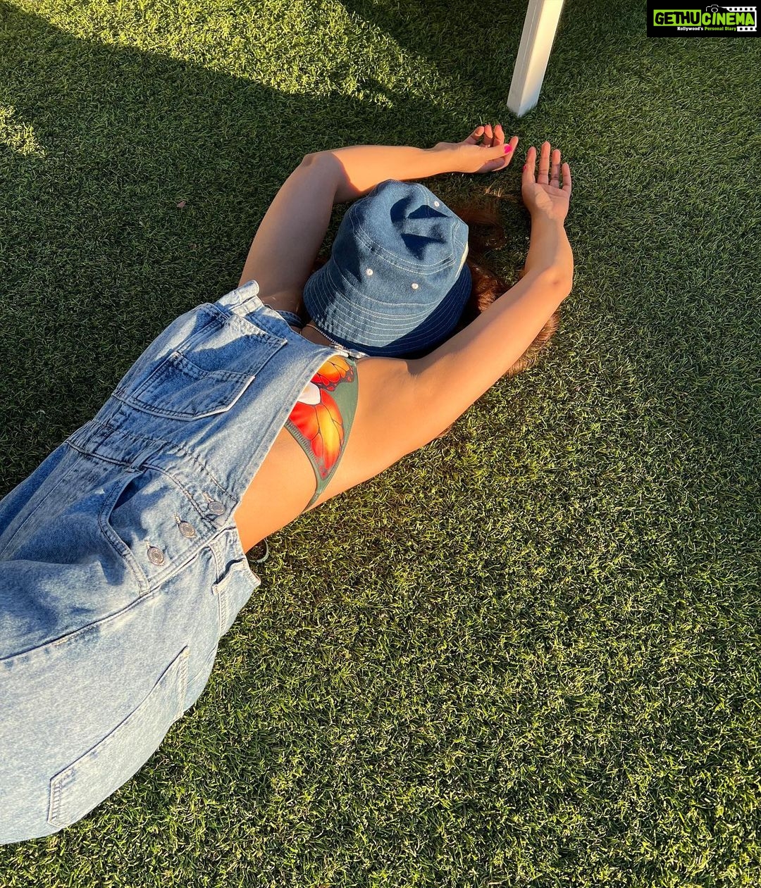Ruhi Singh Instagram - California sun ☀️ Los Angeles, California
