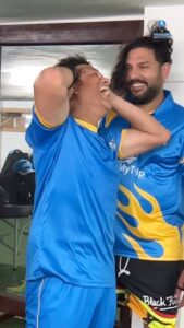 Sachin Tendulkar Instagram - There’s always one friend with whom you can let your hair down. Happy birthday Yuvi.