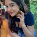 Sakshi Agarwal Instagram - Feeling cute 🔥 . #instagramreels #reelsinstagram #feelitreelit #coorgdiaries #coorgtrip #trendingreels #trendingsongs #travelindia #sakshiagarwal #travelreels #foryou