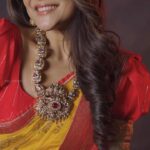 Sakshi Agarwal Instagram - When you feel beautiful from inside🥰 . #instagramreels #reelsinstagram #beauty #traditionalsaree #trendingreels #trendingsongs #foryou . @murugeshmakeup_hair @picartisan @ravalstudios @labelswarupa @chennai_jazz Chennai, India