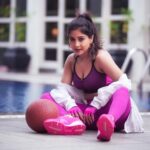 Sakshi Agarwal Instagram - Have a super Weekend Makkale💕 . #sundayvibes #sportswear #fitnessmotivation #photooftheday #sakshiagarwal . @karupu_gulla @jayatvofficial Crowne Plaza Chennai Adyar Park