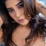 Sakshi Agarwal Instagram - Some pics dont need a caption❄️ . Pic : @ngrnandha Mua : @murugeshmakeup_hair . #photooftheday #sakshiagarwal #whitecoords #glamshine Chennai, India