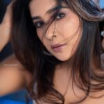Sakshi Agarwal Instagram - Some pics dont need a caption❄️ . Pic : @ngrnandha Mua : @murugeshmakeup_hair . #photooftheday #sakshiagarwal #whitecoords #glamshine Chennai, India