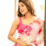 Sakshi Agarwal Instagram - Semma mazha ille💕 . Outfit- @ivalinmabia Photographer - @camerasenthil Makeup - @priya_dharshini_makeupartist Shoot Organized by @rrajeshananda Chennai, India