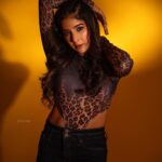 Sakshi Agarwal Instagram - I chase Goals, Not People! . @murugeshmakeup_hair @picartisan @ravalstudios . #sakshiagarwal #leopardprint #bootcutjean #streetstyle #photooftheday Chennai, India