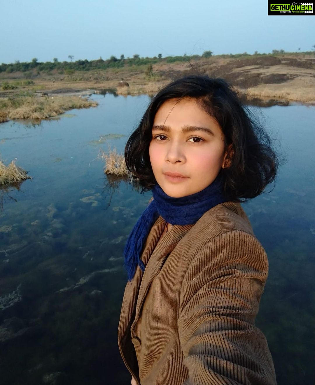 Sakshi Pradhan Instagram - #Backtobasics #Nature #villagebeauty #Globetrotter #Portrait #Ofhumans 🪲 GAO WALI 🪲🐷