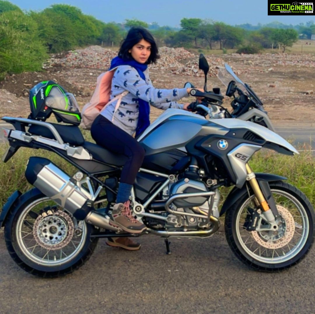 Sakshi Pradhan Instagram - Moments like these 🏍 🌞❤️ 🍷 M.p.
