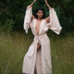 Sakshi Pradhan Instagram - #Eternal #Jungle🦚#dance. #Sound of the #wind. #Learning #Harmony and #Balance. #Soul #hums #free. #loveliness of #woods #before #Sunrise. Outfit - @chintamanialchemistry @chintamani_alchemistry_goa 📸 @storyofaframe #Earthseries