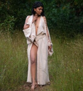 Sakshi Pradhan Instagram - #Eternal #Jungle🦚#dance.
#Sound of the #wind.
#Learning #Harmony and #Balance.
#Soul #hums #free.
#loveliness of #woods #before #Sunrise.

Outfit - @chintamanialchemistry @chintamani_alchemistry_goa 

📸 @storyofaframe

#Earthseries