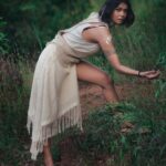 Sakshi Pradhan Instagram – My Vibe Attracts my Tribe 🌳 🌍 
Outfit –  @chintamanialchemistry  @chintamani_alchemistry_goa 
 📸 – @sehrandom @storyofaframe
#Earthseries #Earth Goa