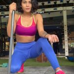 Sakshi Pradhan Instagram - #Think you know the #Ropes , think #again, go #beyond the #standard #slams for #fullbody #workout that’ll #torch for #24hours 🌞