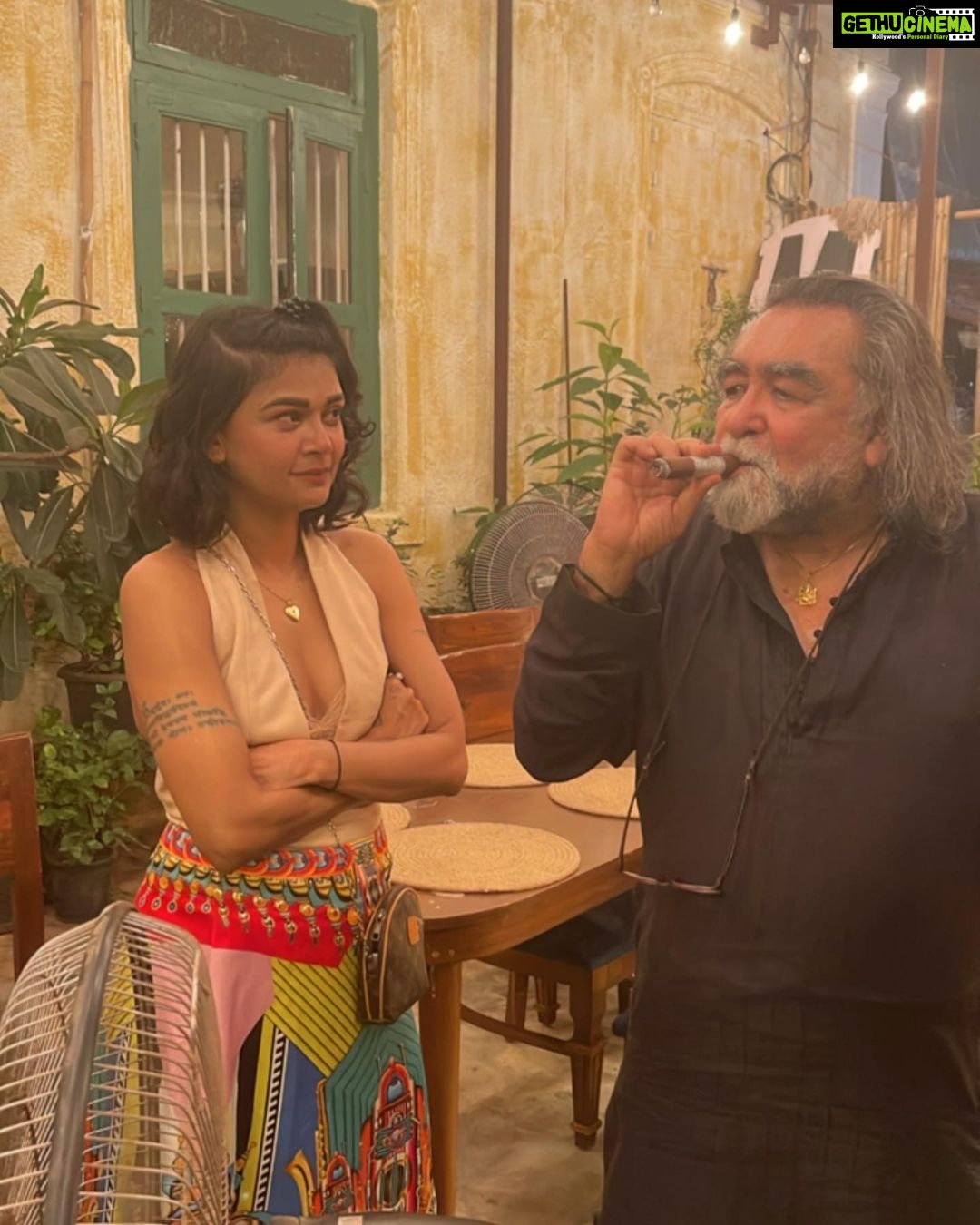 Sakshi Pradhan Instagram - Yesterday’s night was a memorable one with @kakarmitali & Man himself #PrahladKakkar 🙌🏽 Met these lovely people at the Makazai event at Lovefools in Bandra.The food was scrumptious and the various Makazai Rum drinks that they offered, were the cherry on the cake. Indeed it was a beautiful night! And one to remember! #makazai.rum #kakarmitali #thelovefools #prominent_communications