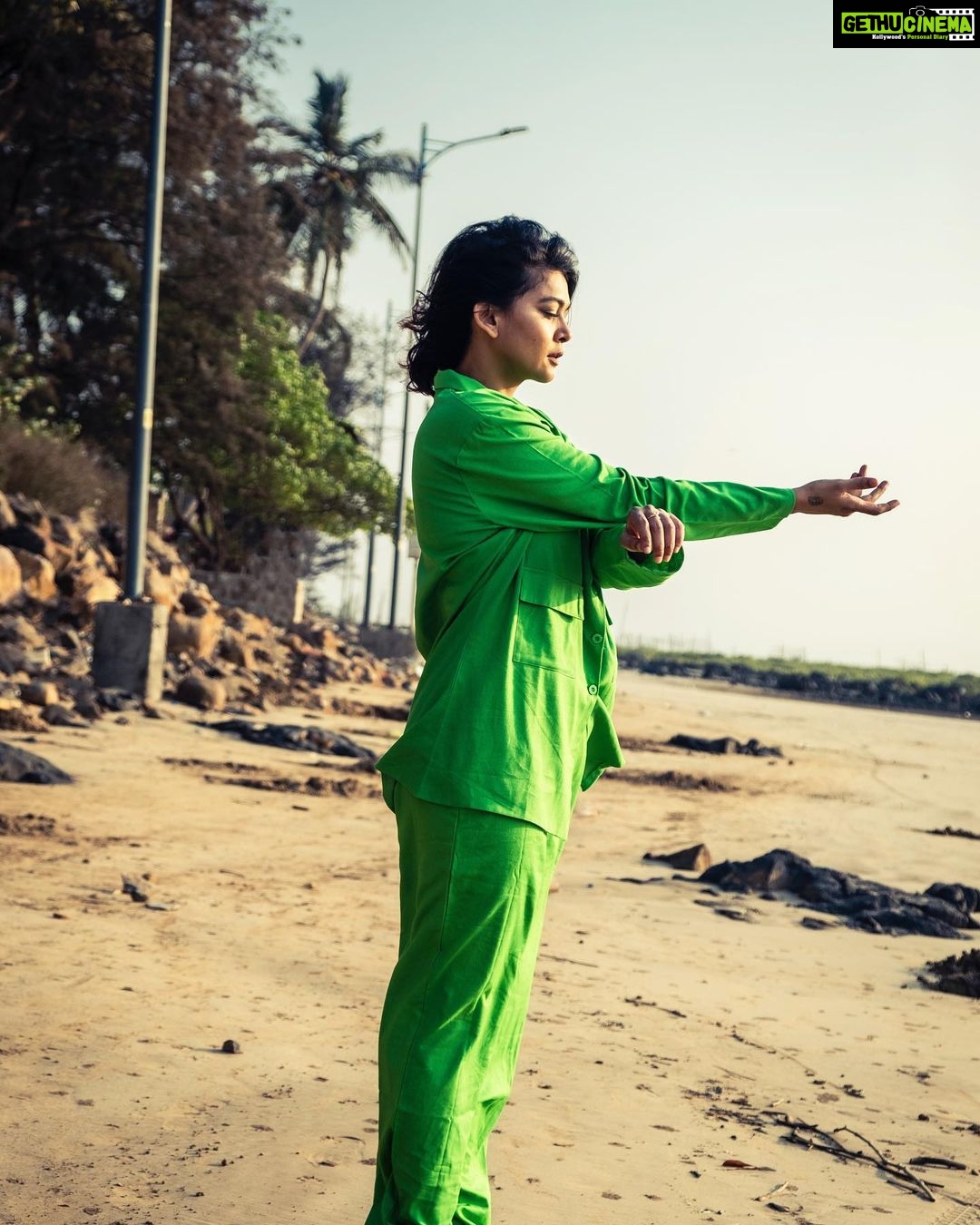 Sakshi Pradhan Instagram - we are the universe,expressing itself as a human for a little while...... #Change #Series Photographer: @ravii_dixit Stylist: @whyshestyled Outfit by: @howwhenwearclothing Makeup Artist: @divyajagetiya_mua Stylist Assistant: @lifeslittlemomentssss