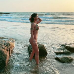 Sakshi Pradhan Instagram - Nature repairs everything 🌊 ☀️