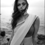 Samara Tijori Instagram - I should probably wear sarees more often :p 📸 @aalishnathani 👗 @cha.loni_ 💄 @makeupbysurbhi
