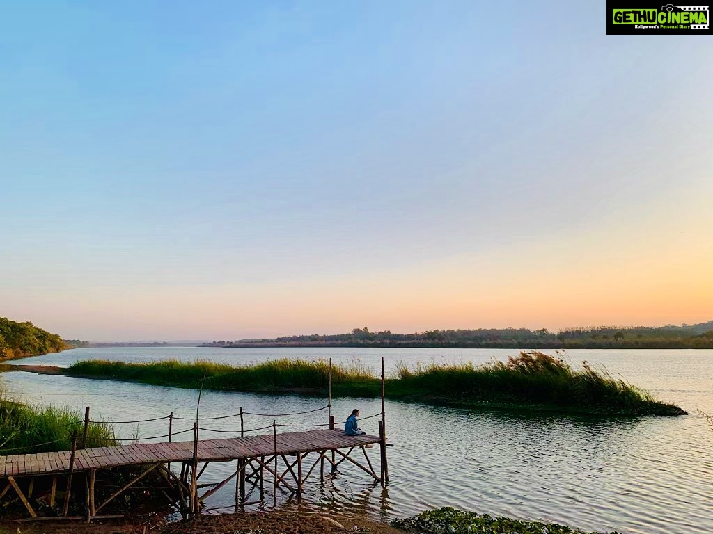 Samara Tijori Instagram - @kedar_sonigra Captured me just being…for once. ❤️ Satluj River, Ropar Head