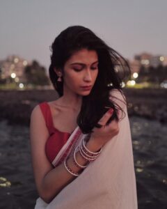 Samara Tijori Instagram - Last lot from this series 🤍 📸 @aalishnathani 👗 @cha.loni_ 💄 @makeupbysurbhi