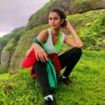 Samara Tijori Instagram - Alexa play “Yeh Haseen Vaadiyaan”