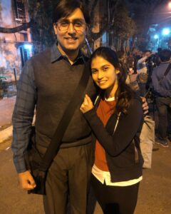 Samara Tijori Instagram - I auditioned for this film on 17th January 2020, and I flew out to Kolkata for shoot on the 22nd of Jan. I will NEVER, forget those 5 days which were filled with excitement, adrenaline, fear, uncertainty, and most of all, drive. 

@castingchhabra thank you for giving me the opportunity to test for this and believing in me constantly. And mostly pushing me to be a better actor, ALWAYS. ❤️

@bachchan I’ve watched you and learnt and learnt and learnt SO much from you. You made me feel like I never had to worry about anything… thank you for making this easier than I anticipated it to be. 

@chitrangda It’s done. You’re officially the warmest and most loving mom to have ❤️ 

#sujoyghosh You’re home to me. 

@_diyagram I love you and I’m not saying anymore cuz you just know. 

I can’t even begin to tell you how nervous I am for when this comes out 🙈 I’ve been blessed to have a team like I did on my very first project. I will always be grateful for each and every one of them. I felt like I’d been doing this for years because of them. I grew, as a person and a performer. @gairiksarkar @the_dahiya_boy @sandinidhar @rushabose @arjunsen4 @riya.kulkarni @redchilliesent 

Bob Biswas out on @zee5 on the 3rd of December. Go ahead and get acquainted with “Mini”. 🤗