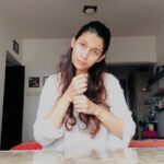 Samara Tijori Instagram - @gawdesslike choreographed and taught me this beautiful piece. This is me attempting to do justice to it. • • • • Song- Pause by @prateekkuhad 🧡