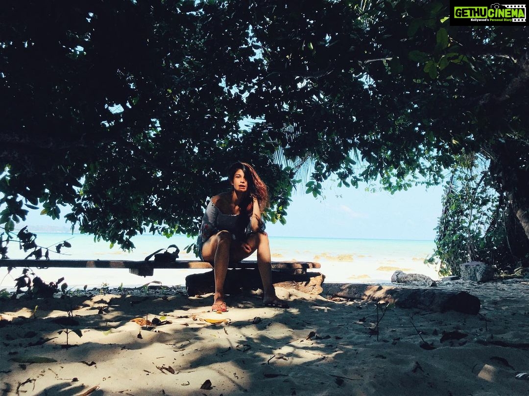 Samara Tijori Instagram - Mentally here. Havelock Island