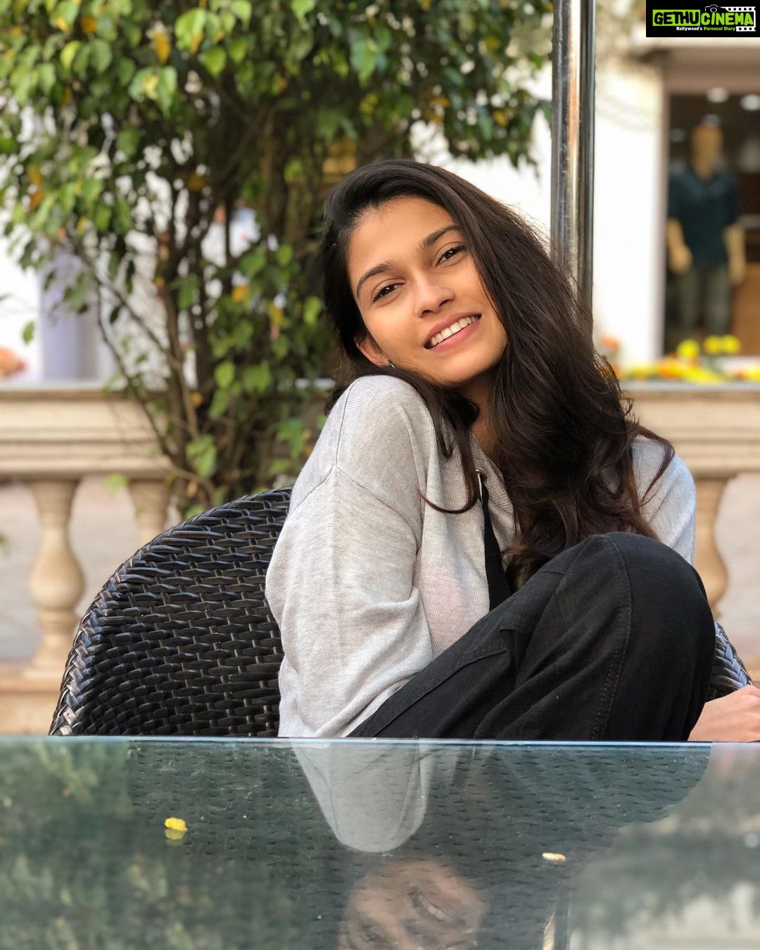 Samara Tijori Instagram - Mooooooood 🍓 • • • PC- @trishasingh807 ❤️