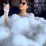 Samara Tijori Instagram - Meri khubsoorati ka raaz..Lux 🧼🛁 Aamod Resort, Shogi