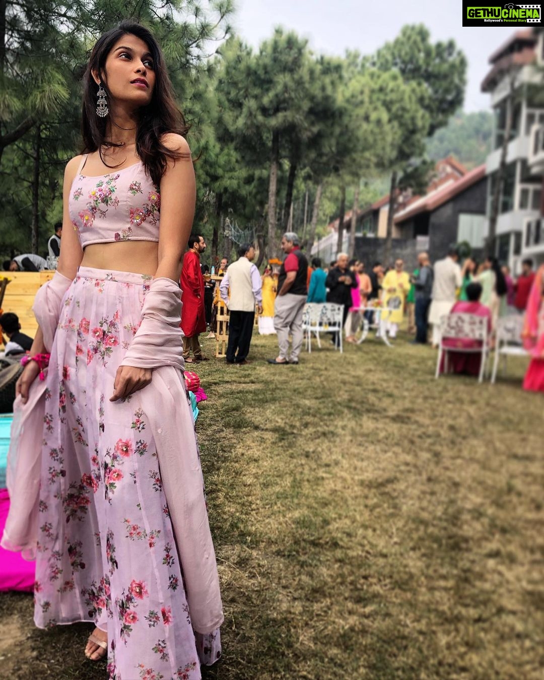 Samara Tijori Instagram - @rohankhurana7 clicking me like nobody ever • • • • • Wearing - @shivanitijori obviously ❤️ Deventure Shimla Hills, Kandaghat