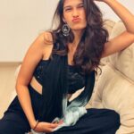 Samara Tijori Instagram - Happy happy Diwali all of you 🖤 Pleaseeeee don’t burst crackers! • • • • • • 📸 @ayush007