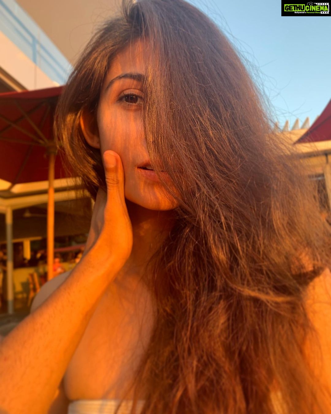 Samara Tijori Instagram - This colour palette sums up my entire trip 🌞 #bali2019