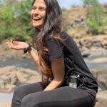 Samara Tijori Instagram - Fake candids with slits for eyes 🙃 PC- @nikitarawlani ❤️ Kolad River Rafting