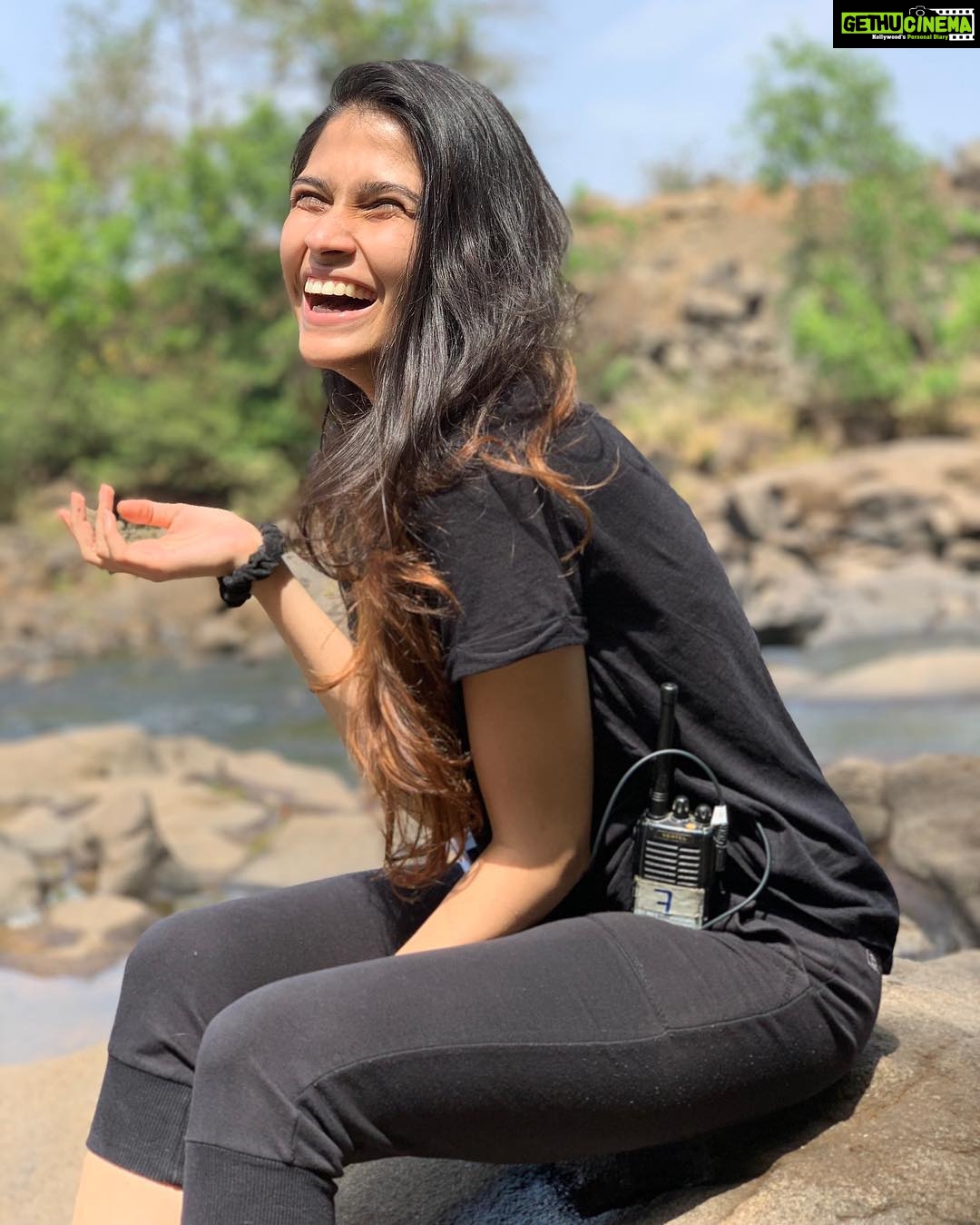 Samara Tijori Instagram - Fake candids with slits for eyes 🙃 PC- @nikitarawlani ❤️ Kolad River Rafting