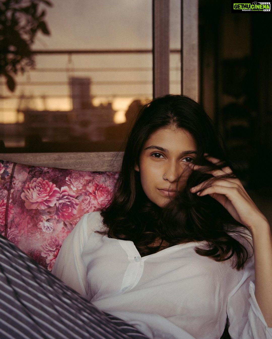Samara Tijori Instagram - @simonegandhi 💫