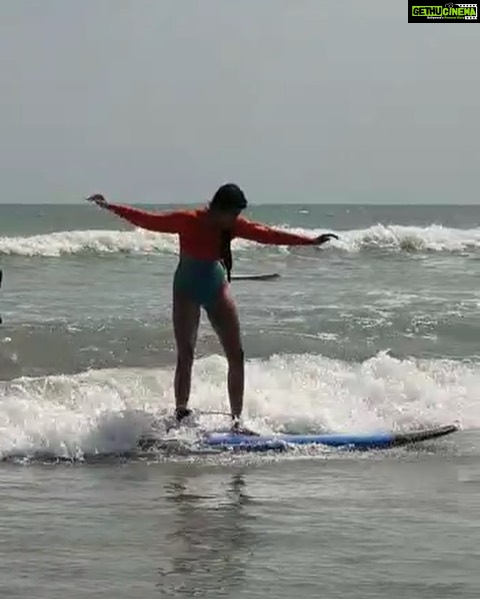 Samara Tijori Instagram - I fell, I did somersaults in the water and drank a lot of it, I also cut my foot BUT, nothing compares to how HAPPY I was and the rush I had 🏄🏻♀️