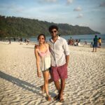 Samara Tijori Instagram - I’d literally do anything to go back right now 🐠🌊 Radhanagar Beach