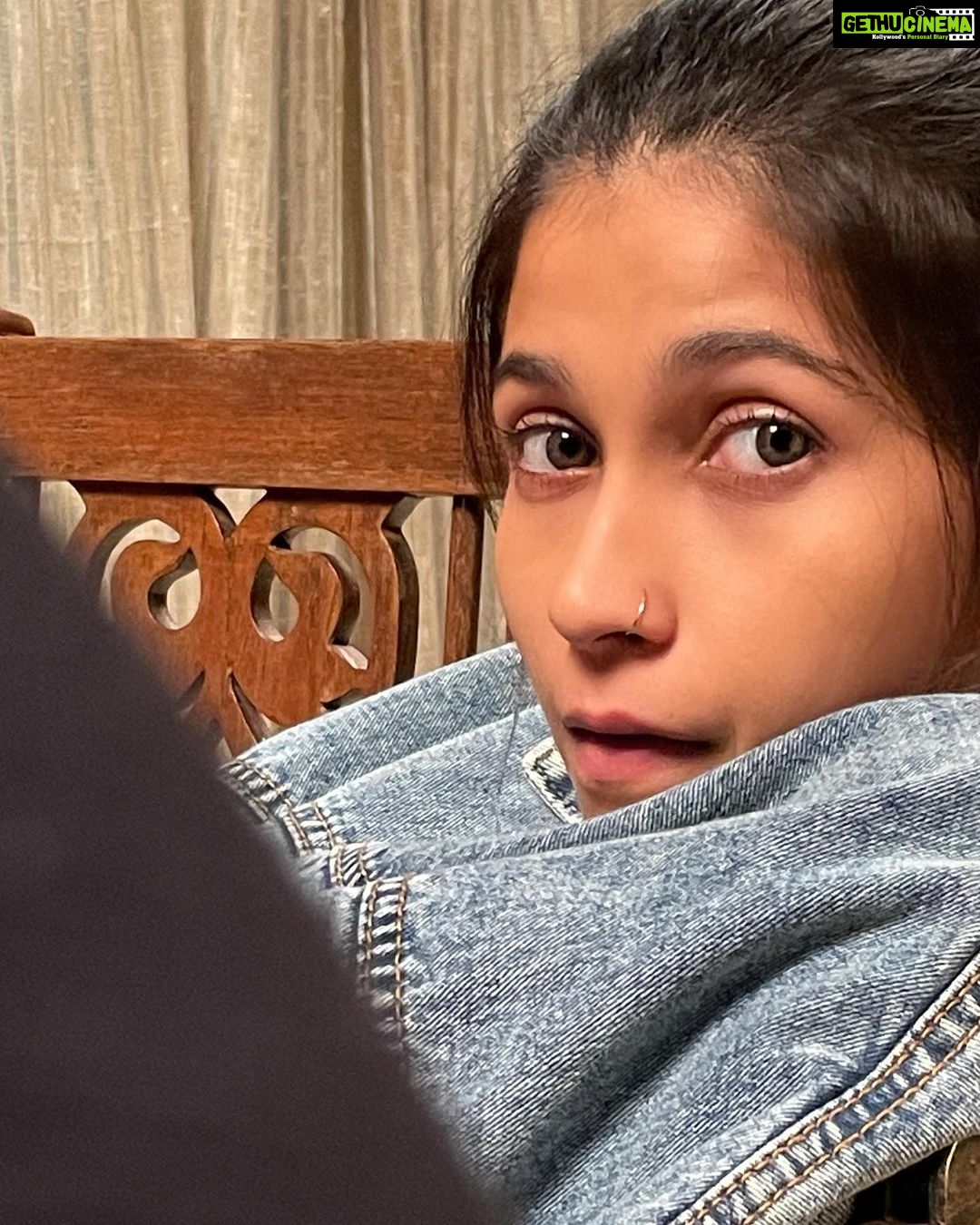 Samara Tijori Instagram - Sana had her moods. Captured by our dearest Kittu. @veerrajwantsingh 😋